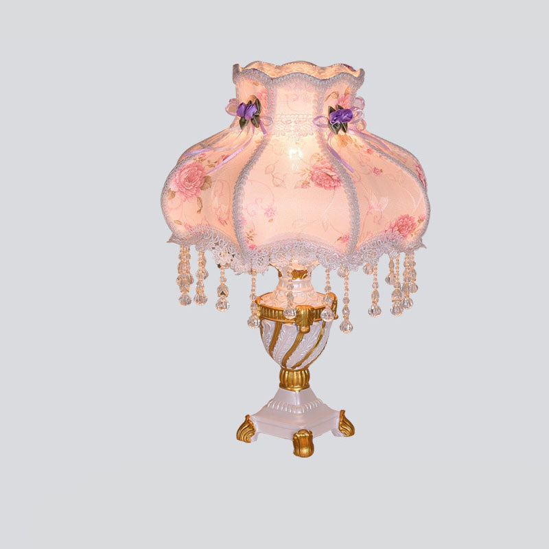 LaceLux Europäische Tischlampe | Stoff & Spitze | Elegante Harzfuß-Leuchte | Dekoration & Beleuchtung