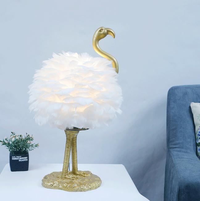 Feathora Nordic Tischlampe | Gänsefedern Design | Flamingo-Kugelstil | Elegante Nachttischbeleuchtung