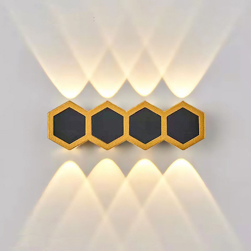 LumoHex Prime | Modernes Outdoor LED Wandlicht | Hexagon Schwarz-Gold Kombination