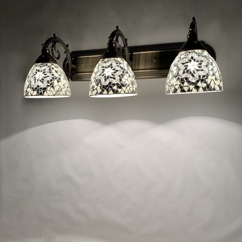 MediterraGlow Tiffany Glas 3-Licht Wandlampe | Mediterranes Design | Badezimmer Vanity Spiegelbeleuchtung | Vintage Stil