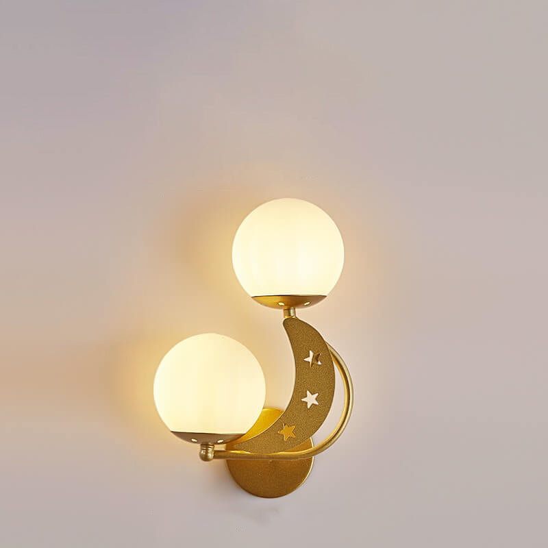 Asterovia DuoGlow Wandleuchte | Nordisches Design | Glas-Kugelschirme | 2-flammig | Mond- & Sternenmotiv