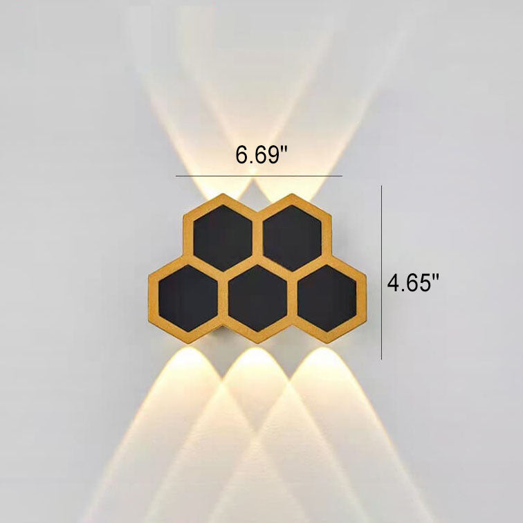 LumoHex Prime | Modernes Outdoor LED Wandlicht | Hexagon Schwarz-Gold Kombination