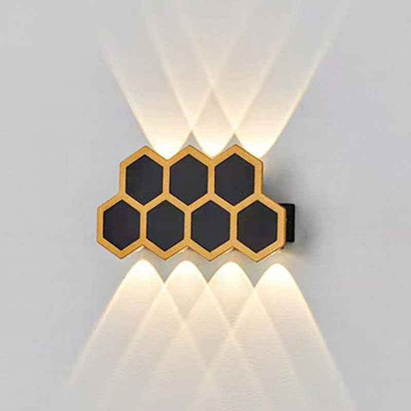 LumoHex Prime | Modernes Outdoor LED Wandlicht | Hexagon Schwarz-Gold Kombination