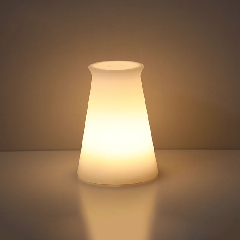 GeoGlow Kreative Geometrische LED Tischlampe | Batteriebetrieben & Fernbedienung | Nachtlicht & Dekoration