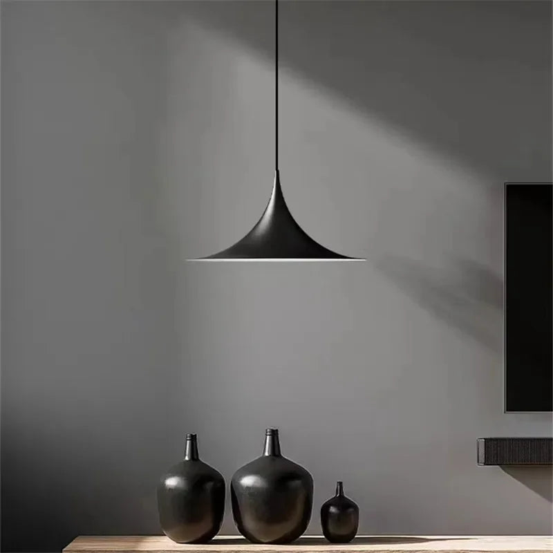 AuroraShade Skandinavische Pendelleuchte | Modernes Design | Dimmbares Licht | Ideal für Wohnzimmer, Esszimmer & Büro