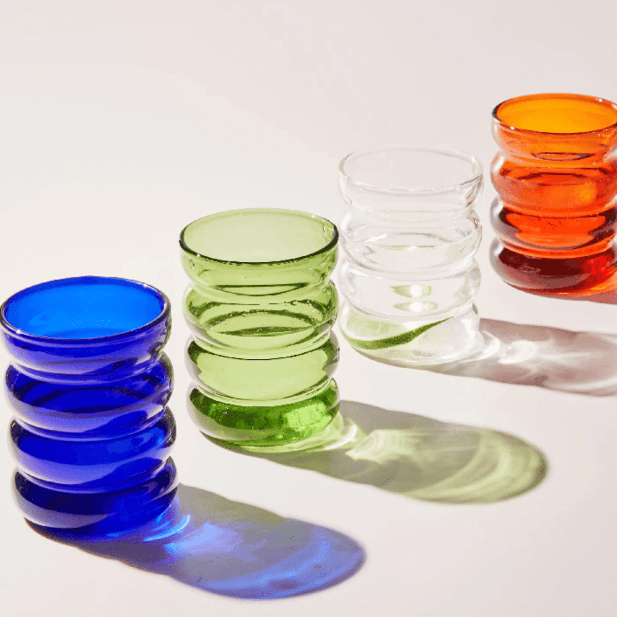 Bubblivio Bunte Glas-Getränkebecher | Handgefertigt | Einzigartiges Design | Perfekt für stilvolle Getränkepräsentation
