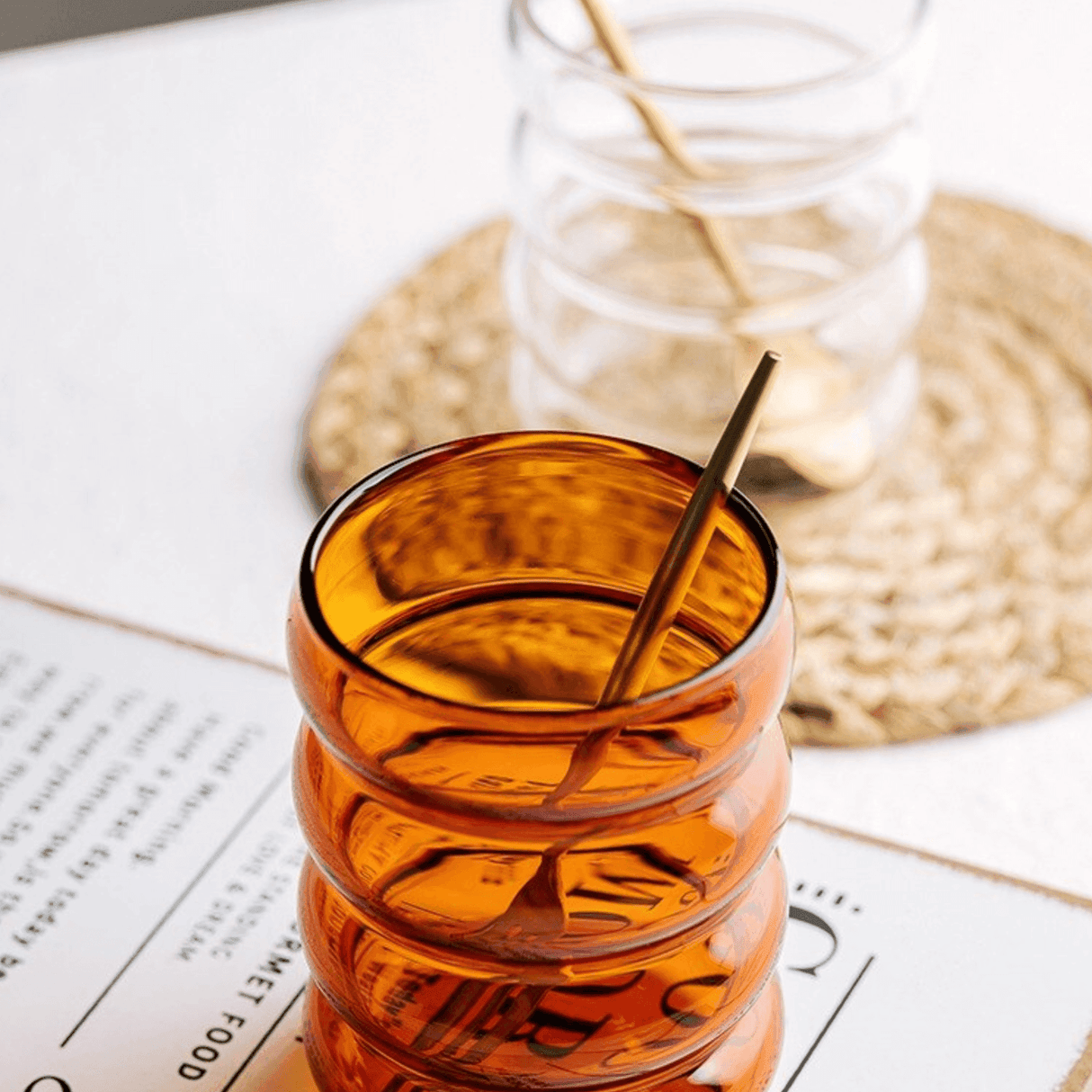 Bubblivio Bunte Glas-Getränkebecher | Handgefertigt | Einzigartiges Design | Perfekt für stilvolle Getränkepräsentation