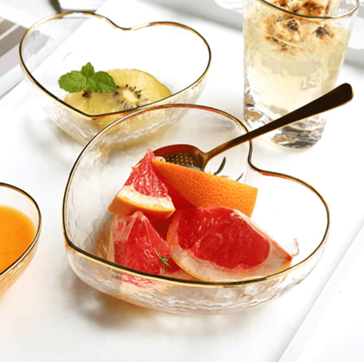 HeartGold Glasgeschirr Set | Herzform Schale & Trinkglas | Goldrand Design | Stilvolle Tischdeko