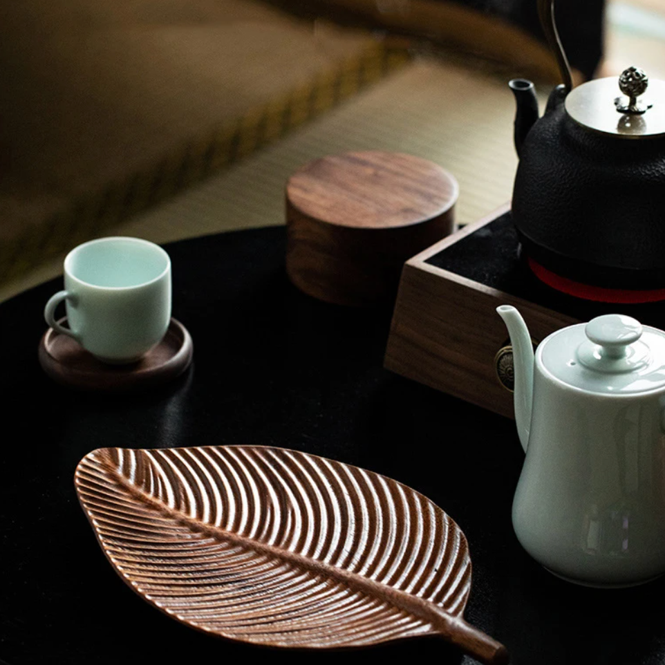 Leafora Walnussblatt Servierplatte | Elegantes Design | Naturinspirierte Tischdekoration | Perfekt für Snacks & mehr