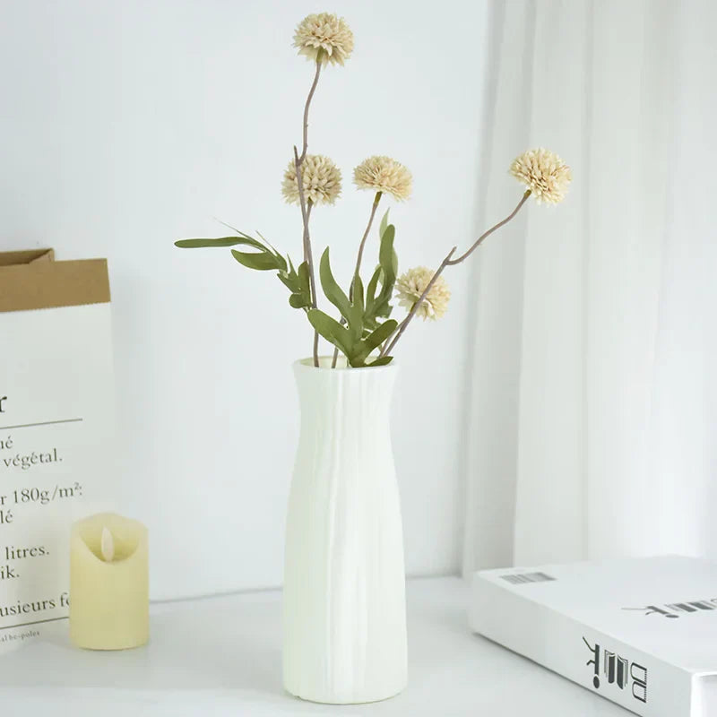 Blumeo Minimalistische Blumenvase | Weiße Keramikvase für Tisch- & Küchendekoration | Perfekt für Hochzeitsarrangements & Blumensträuße