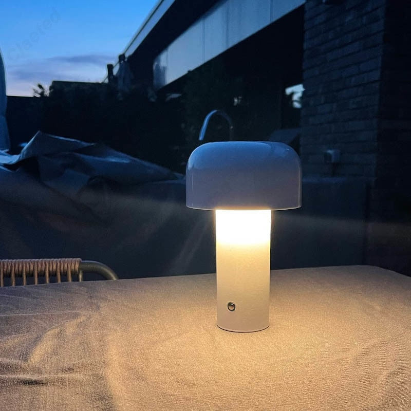 LumiTouch Tragbare LED Nachttischlampe | USB Aufladung | Touch-Bedienung | Stimmungslicht | Deko für Wohnzimmer & Schlafzimmer