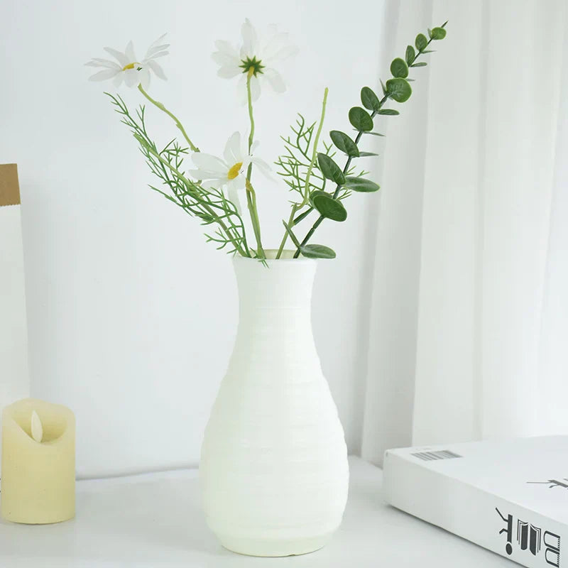 Blumeo Minimalistische Blumenvase | Weiße Keramikvase für Tisch- & Küchendekoration | Perfekt für Hochzeitsarrangements & Blumensträuße