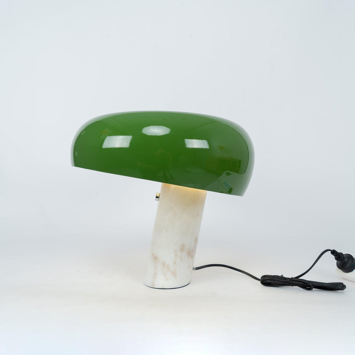 MarbleGlow Design Tischlampe | Marmor-Dekoration | LED-Licht | Elegante Beleuchtung für Zuhause