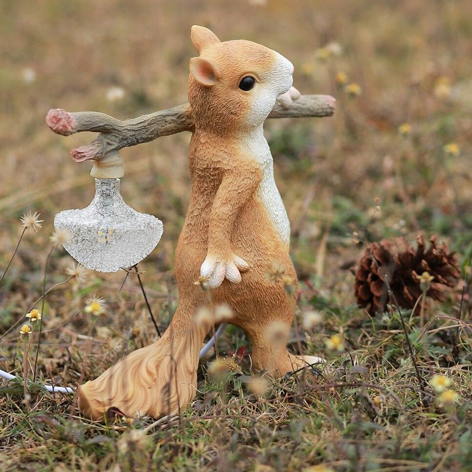 SquirrelLight Eichhörnchen Tischlampe | Verspieltes Design | LED Beleuchtung | Charmante Deko für Zuhause