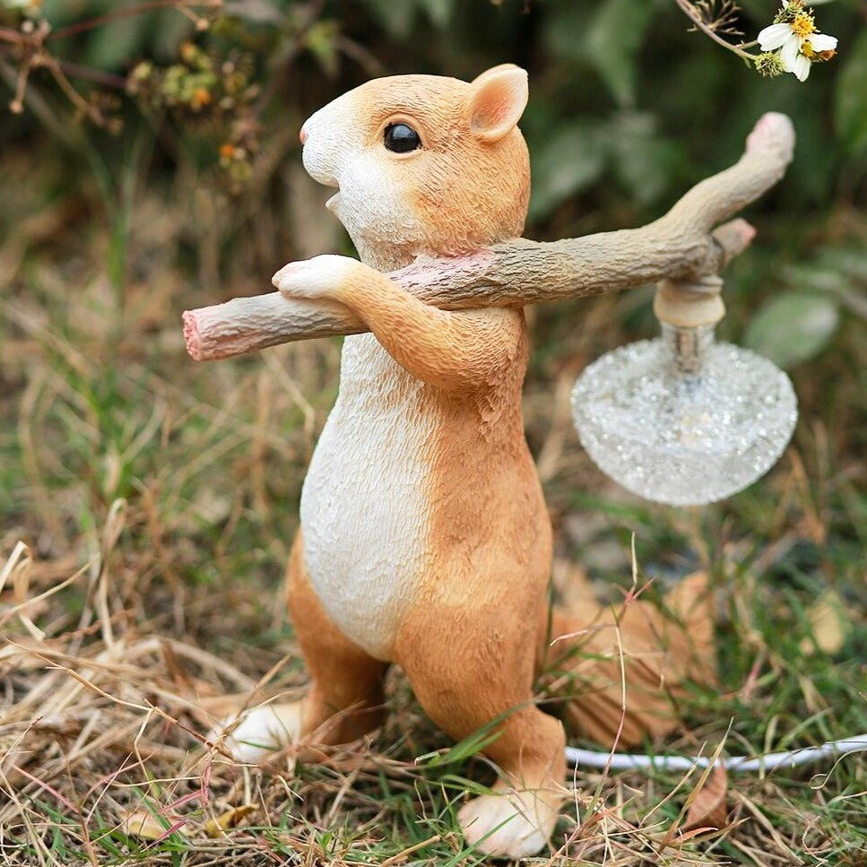 SquirrelLight Eichhörnchen Tischlampe | Verspieltes Design | LED Beleuchtung | Charmante Deko für Zuhause