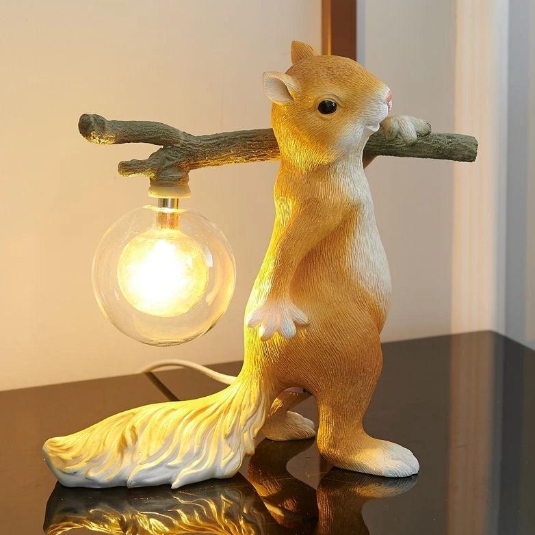 SquirrelLight Eichhörnchen Tischlampe | Verspieltes Design | LED Beleuchtung | Charmante Deko für Zuhause