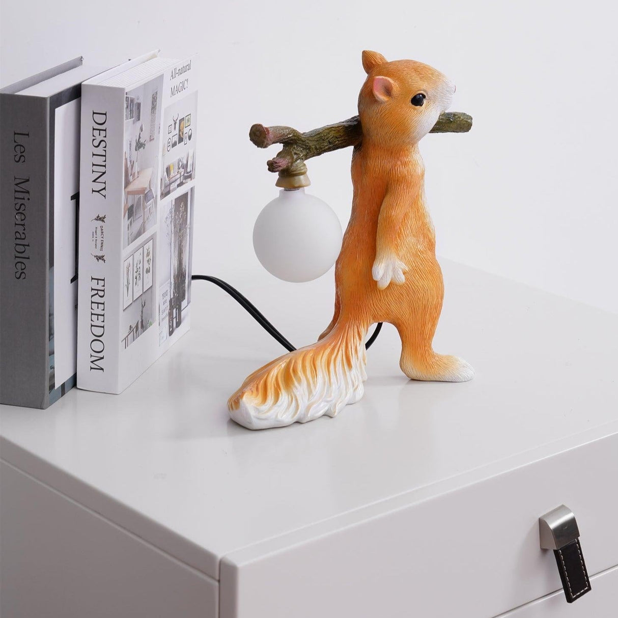 SquirrelLight Eichhörnchen Tischlampe | Verspieltes Design | LED Beleuchtung | Charmante Deko für Zuhause