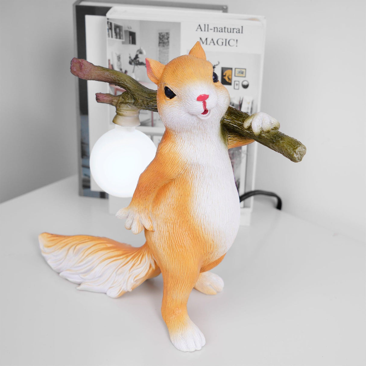 SquirrelLight Eichhörnchen Tischlampe | Verspieltes Design | LED Beleuchtung | Charmante Deko für Zuhause