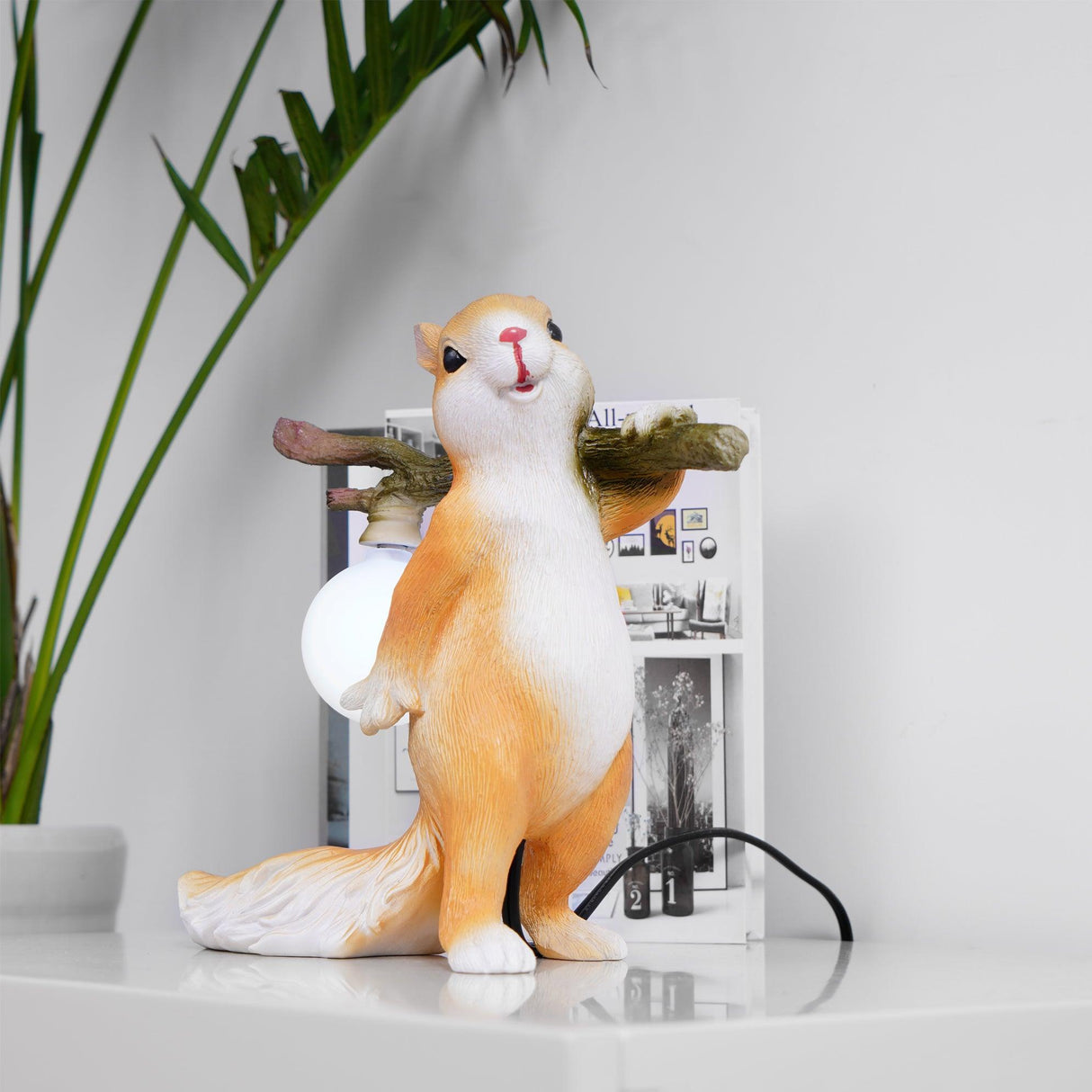 SquirrelLight Eichhörnchen Tischlampe | Verspieltes Design | LED Beleuchtung | Charmante Deko für Zuhause