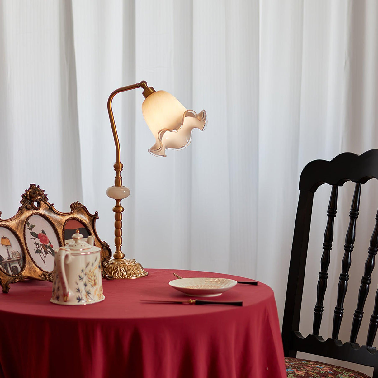 Brassence Elegante Messing Tischlampe | Tulpenform | Dimmbar | Arbeits- & Dekolicht | Stilvolle Beleuchtung für Zuhause