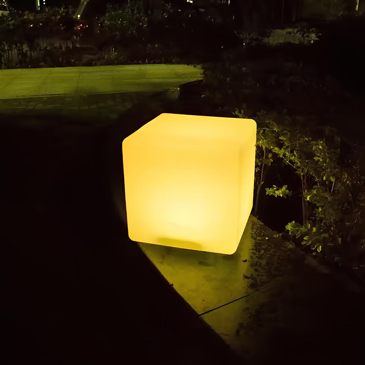 CubeLume Kubische Gartenleuchte | LED Außenbeleuchtung | Solarbetrieben | Stilvolles Design