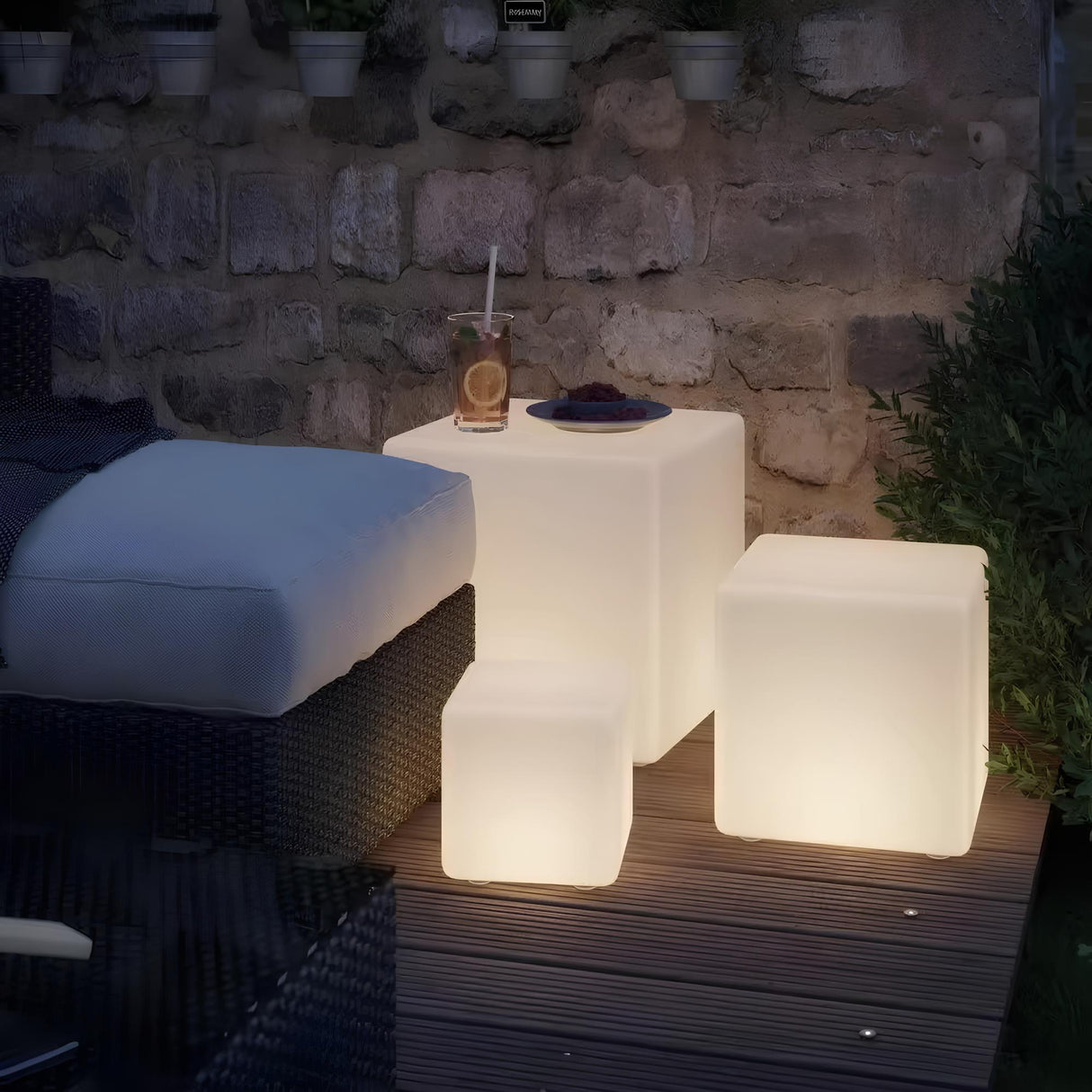 CubeLume Kubische Gartenleuchte | LED Außenbeleuchtung | Solarbetrieben | Stilvolles Design