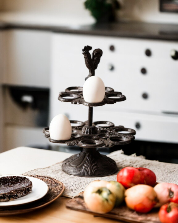 RusticRoost Gusseisen Eierdisplay im Hahn-Design | Dekorative Küchenaufbewahrung | Robust & Stilvoll