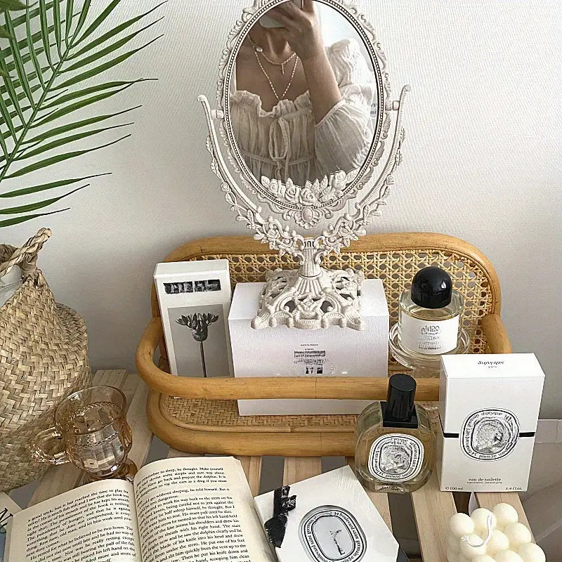 EternaMirror Vintage Schminkspiegel | Zeitloses Design | Eleganter Standspiegel für Ihr Zuhause