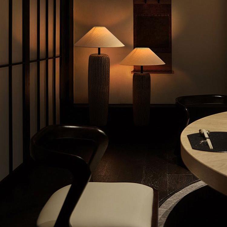 RusticAura Stehlampe aus erodiertem Holz | Natürlicher Stil | Perfekt für Wohnzimmer & Schlafzimmer | LED-kompatibel