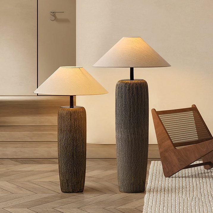 RusticAura Stehlampe aus erodiertem Holz | Natürlicher Stil | Perfekt für Wohnzimmer & Schlafzimmer | LED-kompatibel