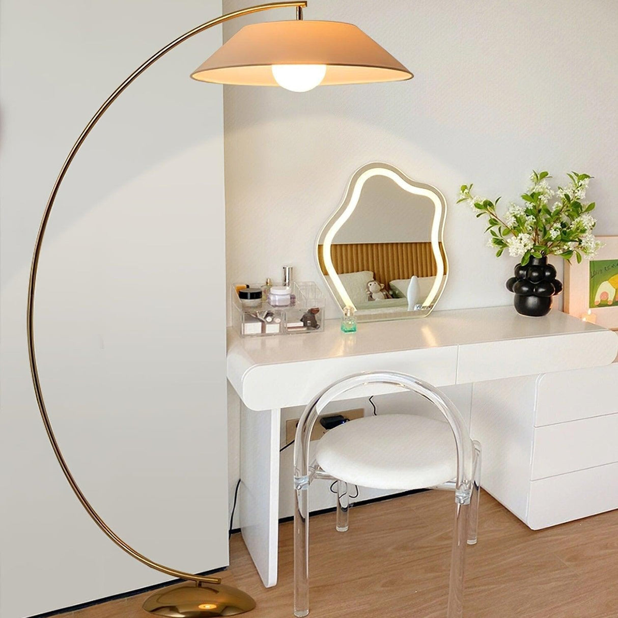 LuminaCirque Moderne Stehleuchte | Dimmbares Licht | Elegantes Raumdesign