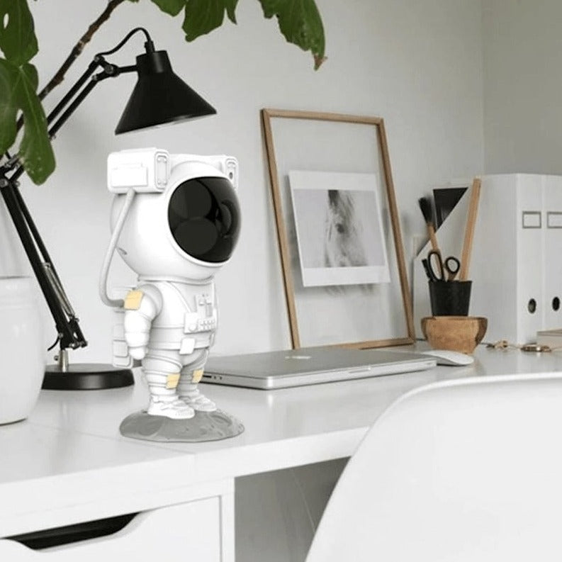 CosmoLight Astronauten Galaxy Projektor | LED Sternenhimmel | Raumdekoration für Kinder & Erwachsene