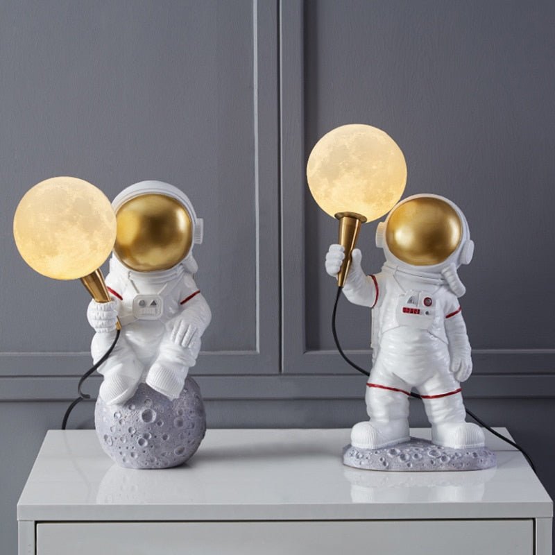 CosmoGlow™ Astronaut LED Tischlampe | Stimmungslicht für Weltraum-Fans | Dekoleuchte für Zuhause & Büro