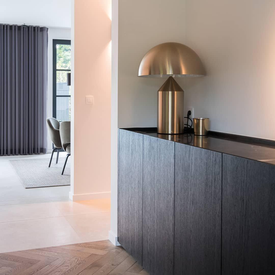 AtolloMetal Elegante Tischlampe aus Metall | Minimalistisches Design | Perfekt für Zuhause & Büro