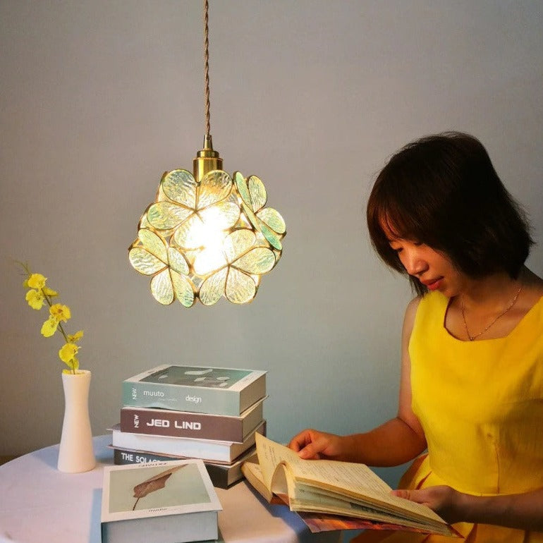 PetalGlow Glasblütenblatt-Pendelleuchte | Nordischer Stil | Elegantes Design für Ess- & Wohnzimmer