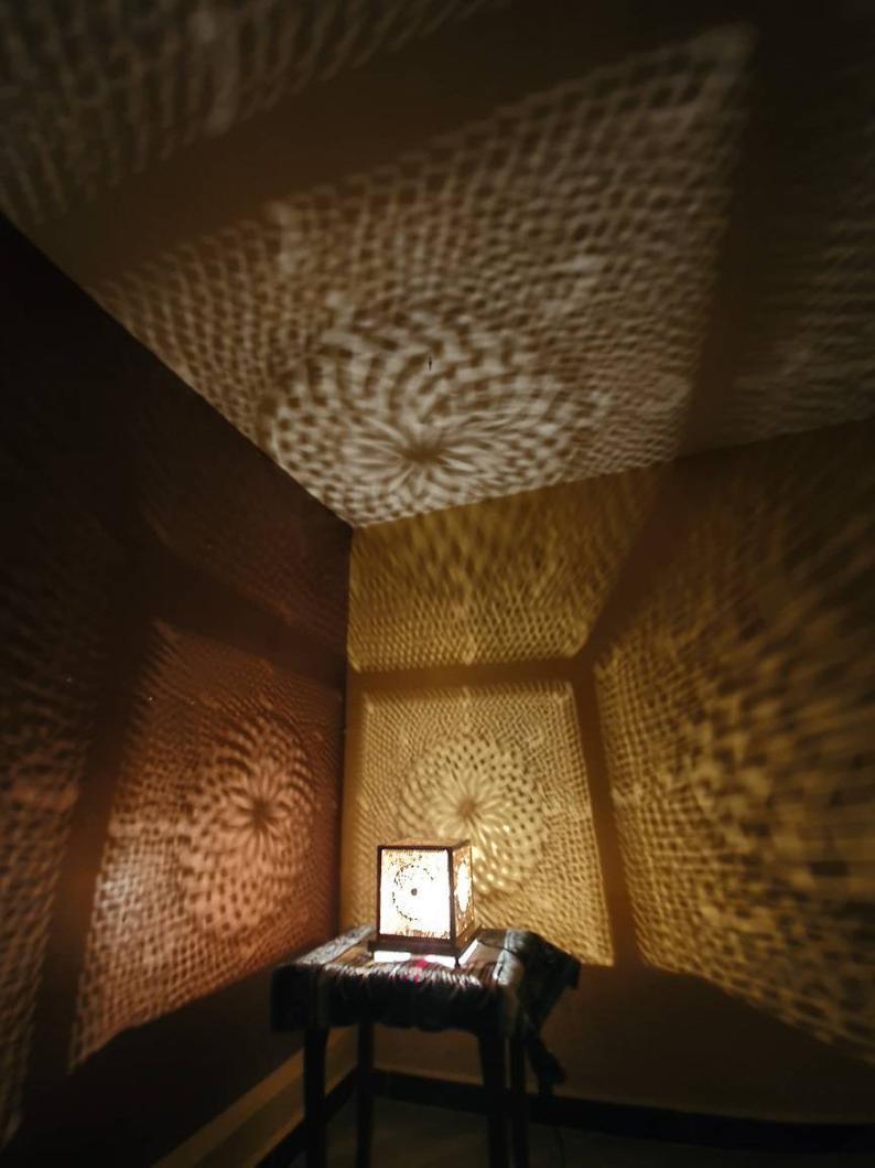 LumiMyst Marokkanische Tischlampe | Orientalische Laterne | Handgearbeitet | Stimmungsvolle Beleuchtung für Zuhause