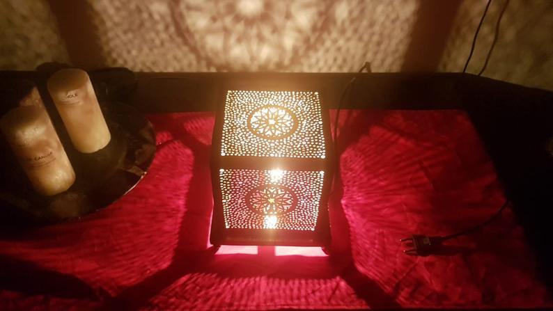 LumiMyst Marokkanische Tischlampe | Orientalische Laterne | Handgearbeitet | Stimmungsvolle Beleuchtung für Zuhause