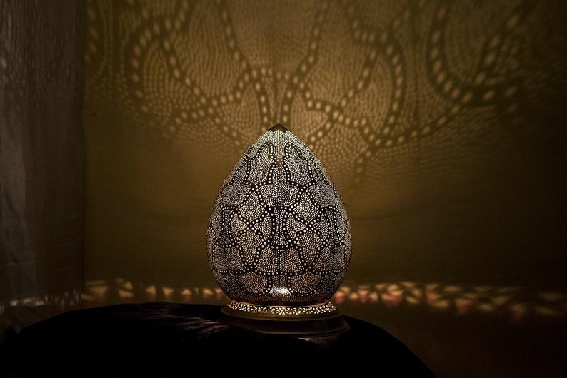 LumiMyst Marokkanische Tischlampe | Orientalische Laterne | Handgearbeitet | Stimmungsvolle Beleuchtung für Zuhause