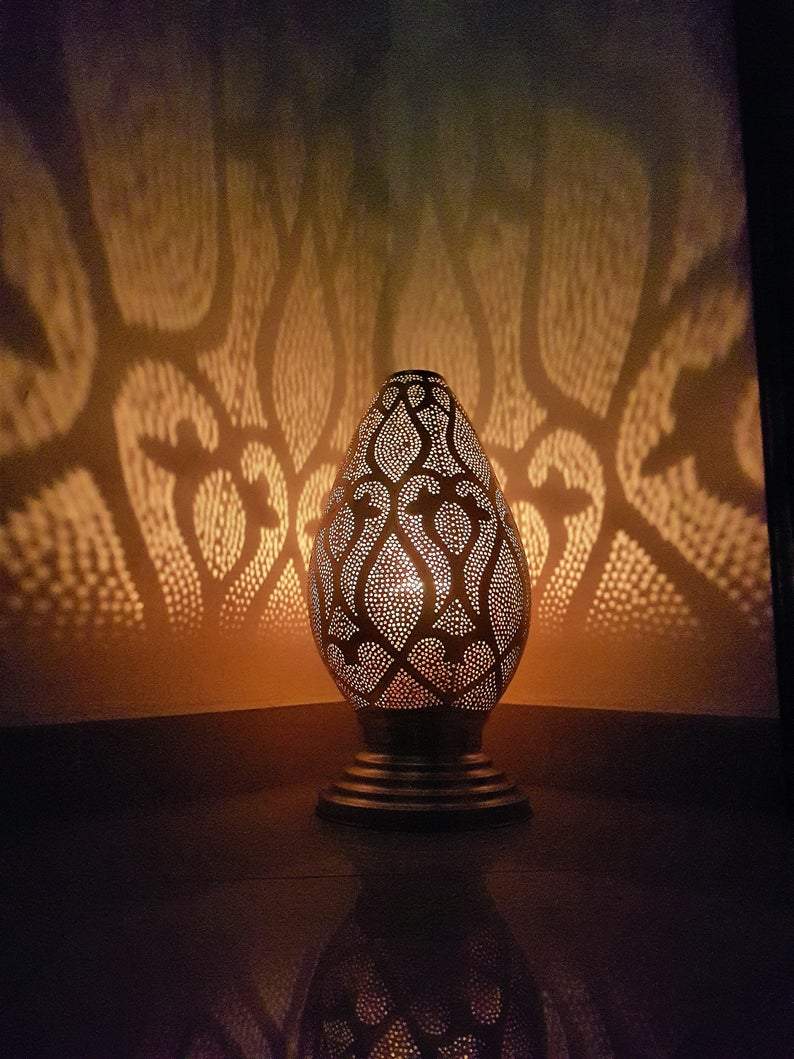 LumiMyst Marokkanische Tischlampe | Orientalische Laterne | Handgearbeitet | Stimmungsvolle Beleuchtung für Zuhause