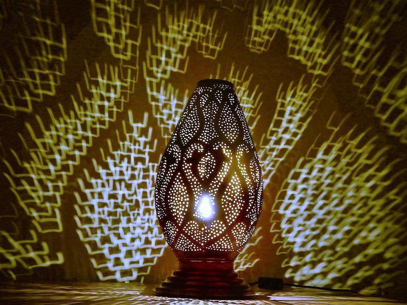 LumiMyst Marokkanische Tischlampe | Orientalische Laterne | Handgearbeitet | Stimmungsvolle Beleuchtung für Zuhause