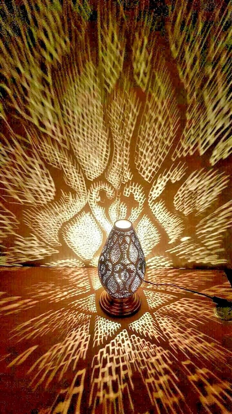 LumiMyst Marokkanische Tischlampe | Orientalische Laterne | Handgearbeitet | Stimmungsvolle Beleuchtung für Zuhause