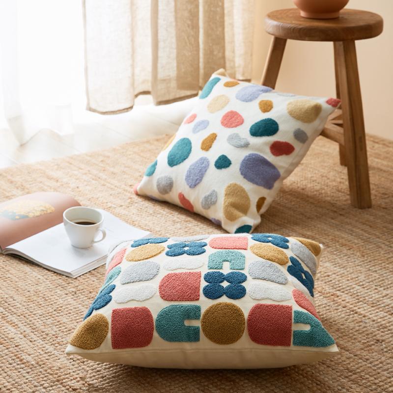 BohoStitch Abstrakte Kissenbezüge | Bestickte Boho-Formen | Dekoration für Wohnzimmer & Schlafzimmer