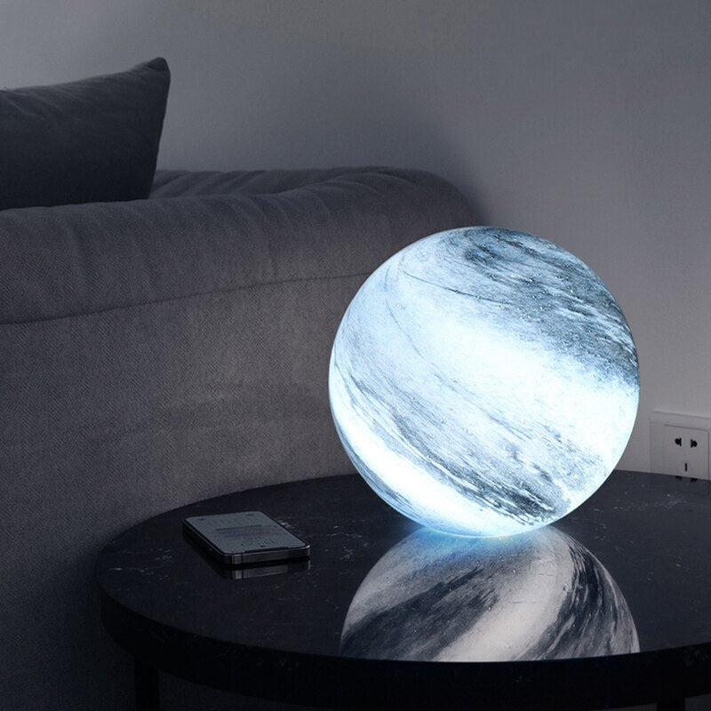 CelestialGlass Mondlampe | Elegante LED-Glaslampe | Stimmungslicht für Zuhause | Planetarische Deko | USB-Aufladung