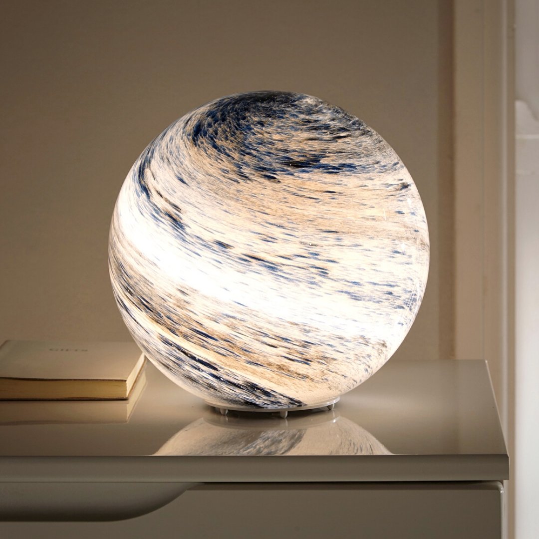 CelestialGlass Mondlampe | Elegante LED-Glaslampe | Stimmungslicht für Zuhause | Planetarische Deko | USB-Aufladung