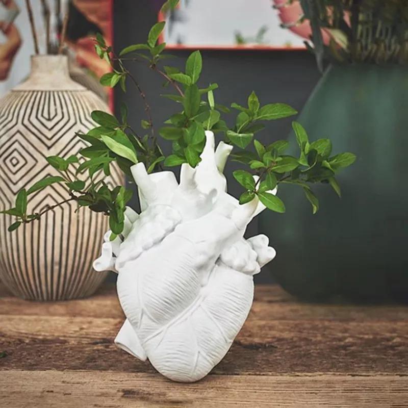 HeartSoul Herzförmige Keramikvase | Anatomisches Design | Dekovase für Zuhause | Stilvolle Blumenvase