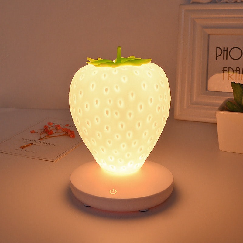 BerryGlow Kawaii Erdbeere Nachtlicht | LED Lampe | Stimmungsvolles Deko-Nachtlicht
