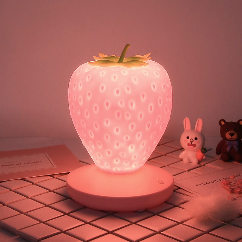 BerryGlow Kawaii Erdbeere Nachtlicht | LED Lampe | Stimmungsvolles Deko-Nachtlicht