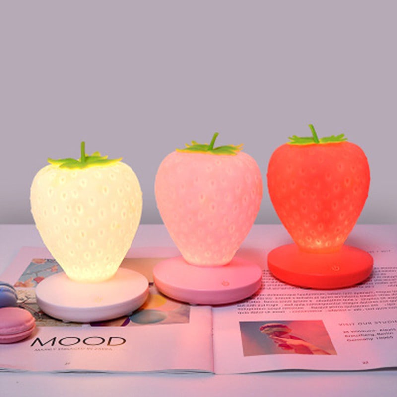 BerryGlow Kawaii Erdbeere Nachtlicht | LED Lampe | Stimmungsvolles Deko-Nachtlicht