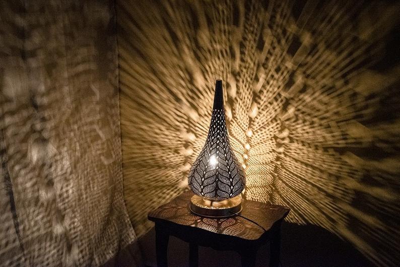 LumiMyst Marokkanische Tischlampe | Orientalische Laterne | Handgearbeitet | Stimmungsvolle Beleuchtung für Zuhause