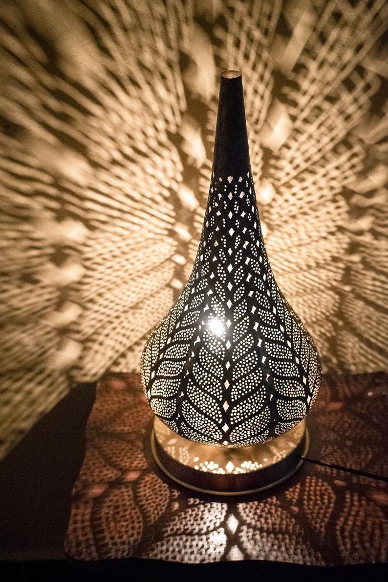 LumiMyst Marokkanische Tischlampe | Orientalische Laterne | Handgearbeitet | Stimmungsvolle Beleuchtung für Zuhause